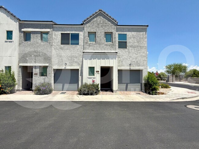 Primary Photo - 2234 W El Caro Dr
