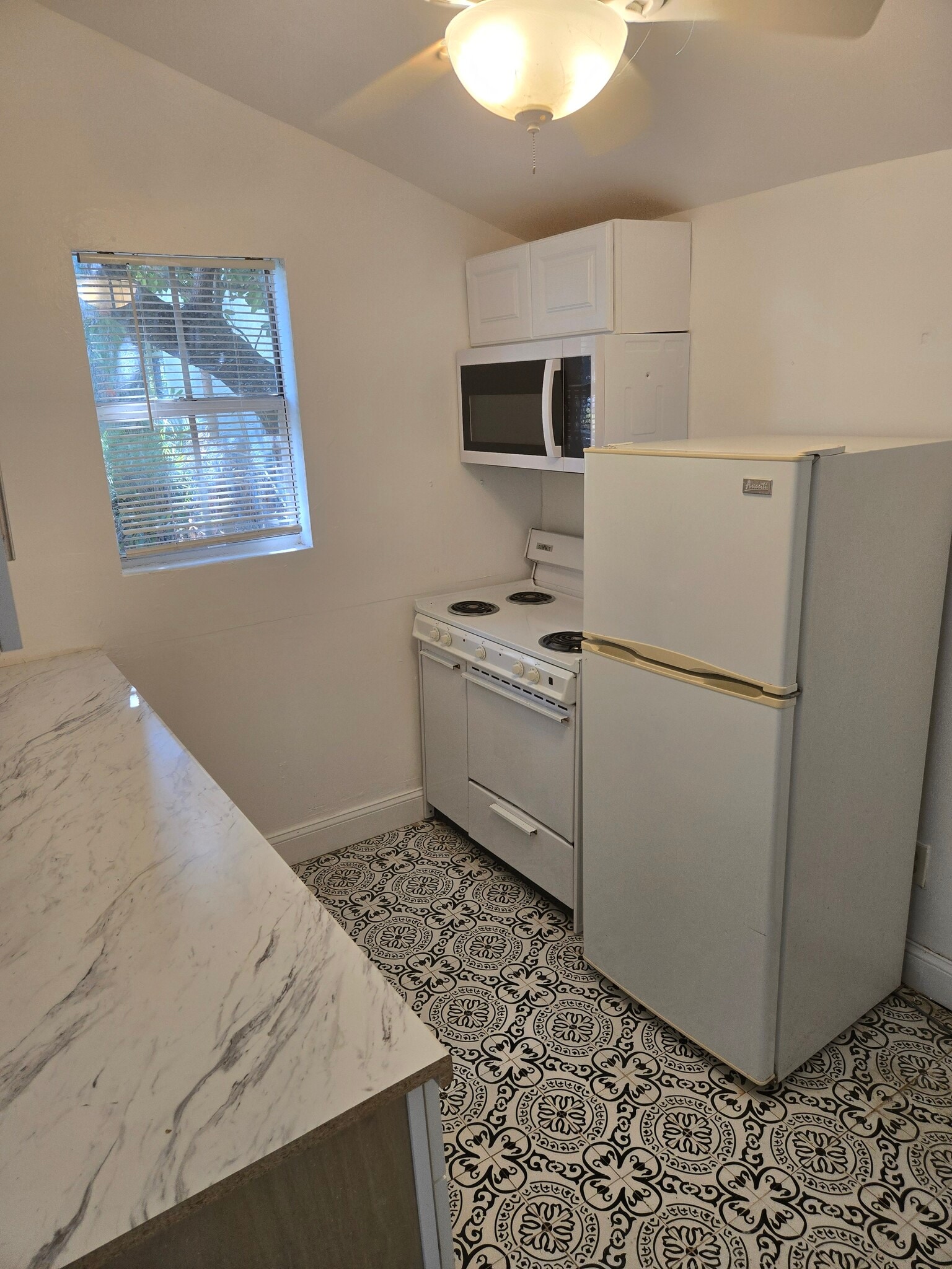 Building Photo - 4514 NE 1st Ave