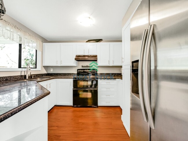 Building Photo - Gorgeous 2 Bed 1.5 Bath Condo for Rent!
