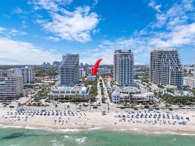 Building Photo - 3000 Riomar St