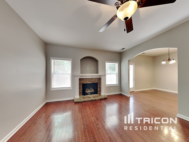 Building Photo - 127 Bethany Manor Dr