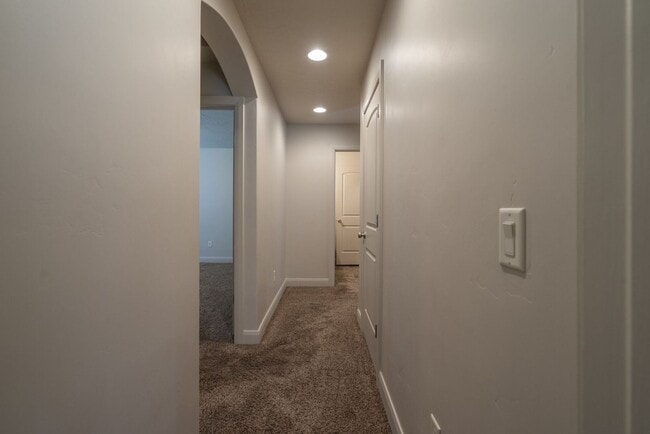 Building Photo - Stunning Home with 4 beds/2.5 baths and 3-Car Garage in Mulberry Estates