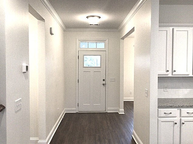 Building Photo - 104 Stagecoach Ln