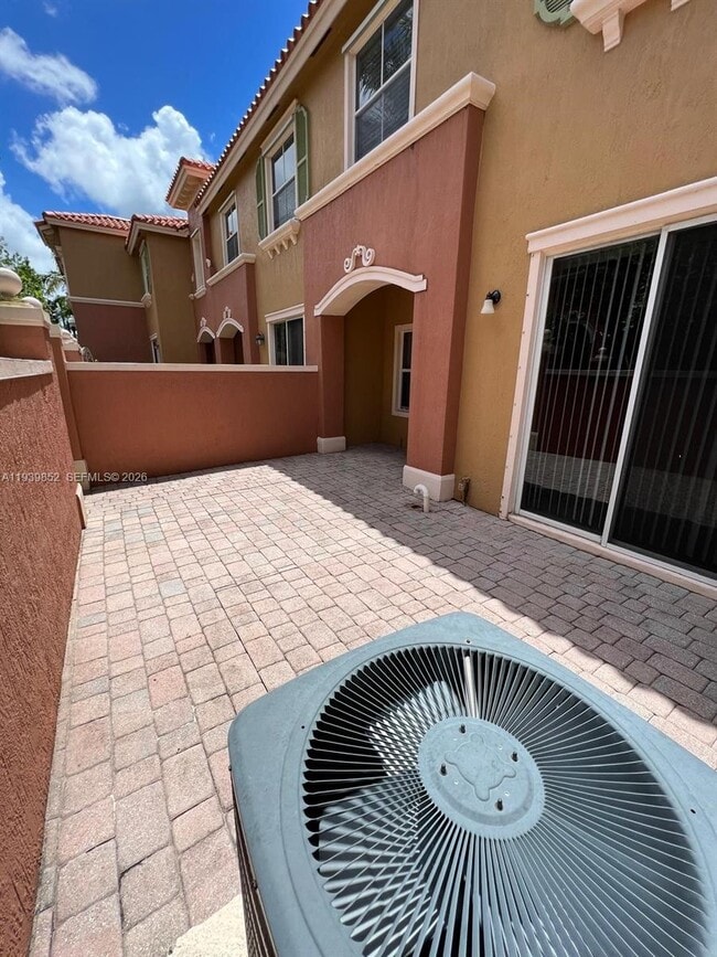 Building Photo - 721 SW 107th Ave