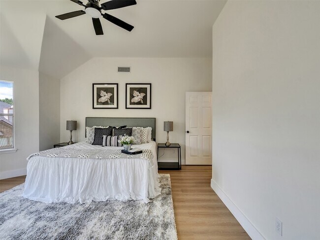 Building Photo - 246 Cedar Elm Ln