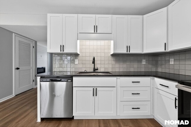 Building Photo - 4232 5th Ave S