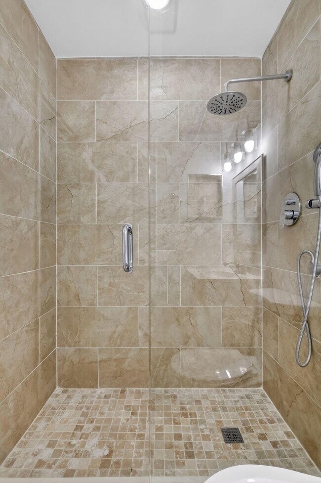 Building Photo - 5093 Privet Pl