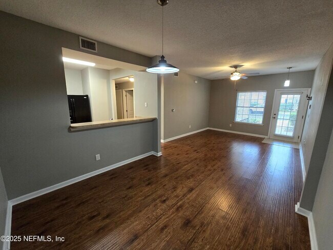 Building Photo - 575 Oakleaf Plantation Pkwy