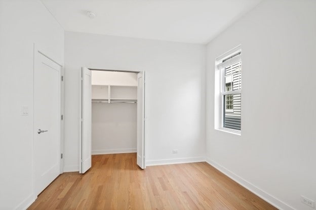 Building Photo - 1217 W Wellington Ave