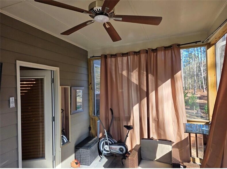 Building Photo - 4082 Groveland Park Dr