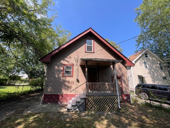 Building Photo - SECTION 8 and EDEN Accepted!! Fully renovated 3 BR Home!!