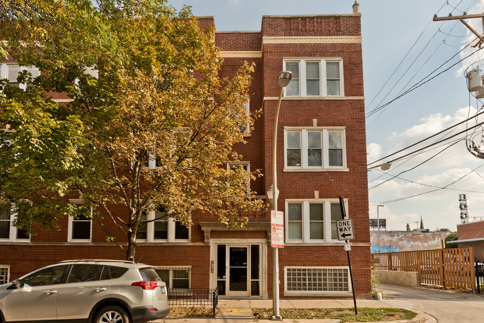 Building Photo - 2715 N Sawyer Ave