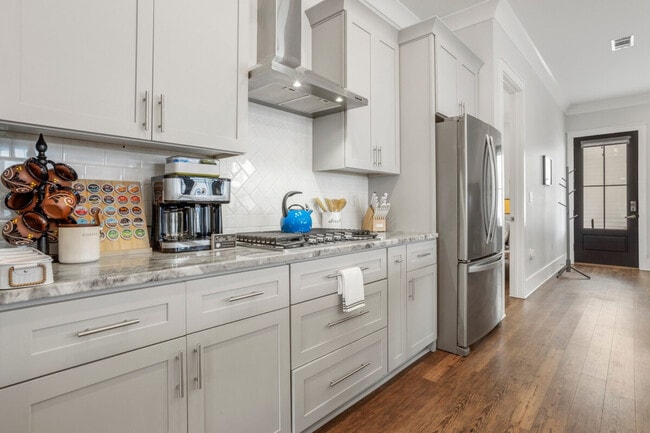 Building Photo - 164 Markham Dr