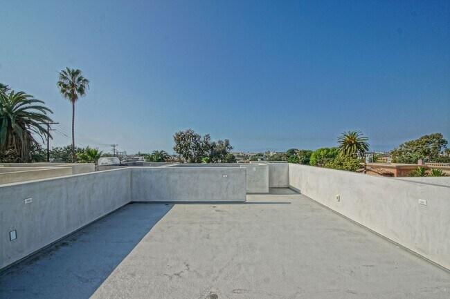 Building Photo - NEWER, LUXURIOUS & MODERN, 2920 SQ FT HOME W/ HIGH END DETAILS, AMAZING DECK/BALCONY SPACE, 2-CAR...