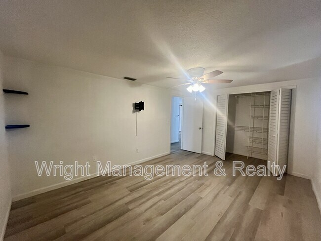 Building Photo - 3716 Cedarwood Dr