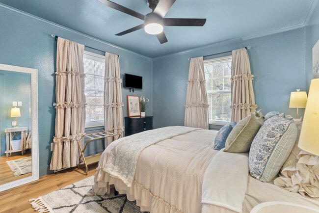 Building Photo - 201 Perrymont Ave