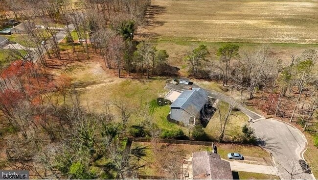 Building Photo - 102 Dogwood Ln