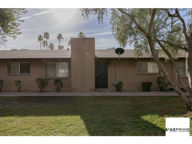 Building Photo - Experience Elevated Living in This Fully Remodeled 2/1 patio Home in the Heart of Tempe, Where Moder