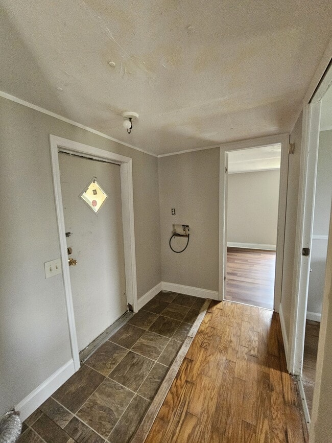 Building Photo - 539 Tindal Rd