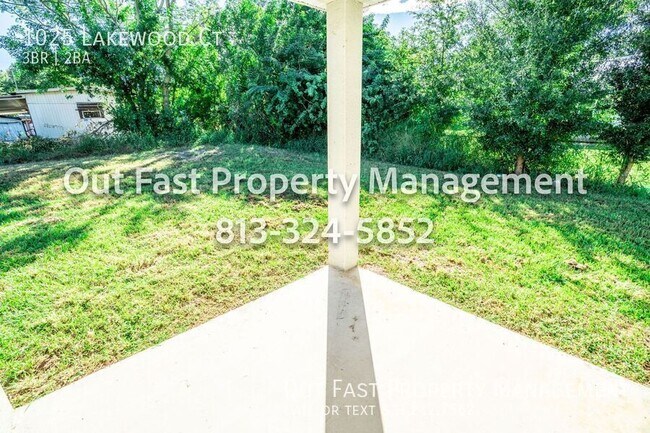 Building Photo - 1025 Lakewood Ct