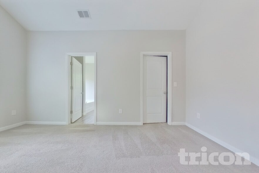 Building Photo - 216 Stone Creek Ct
