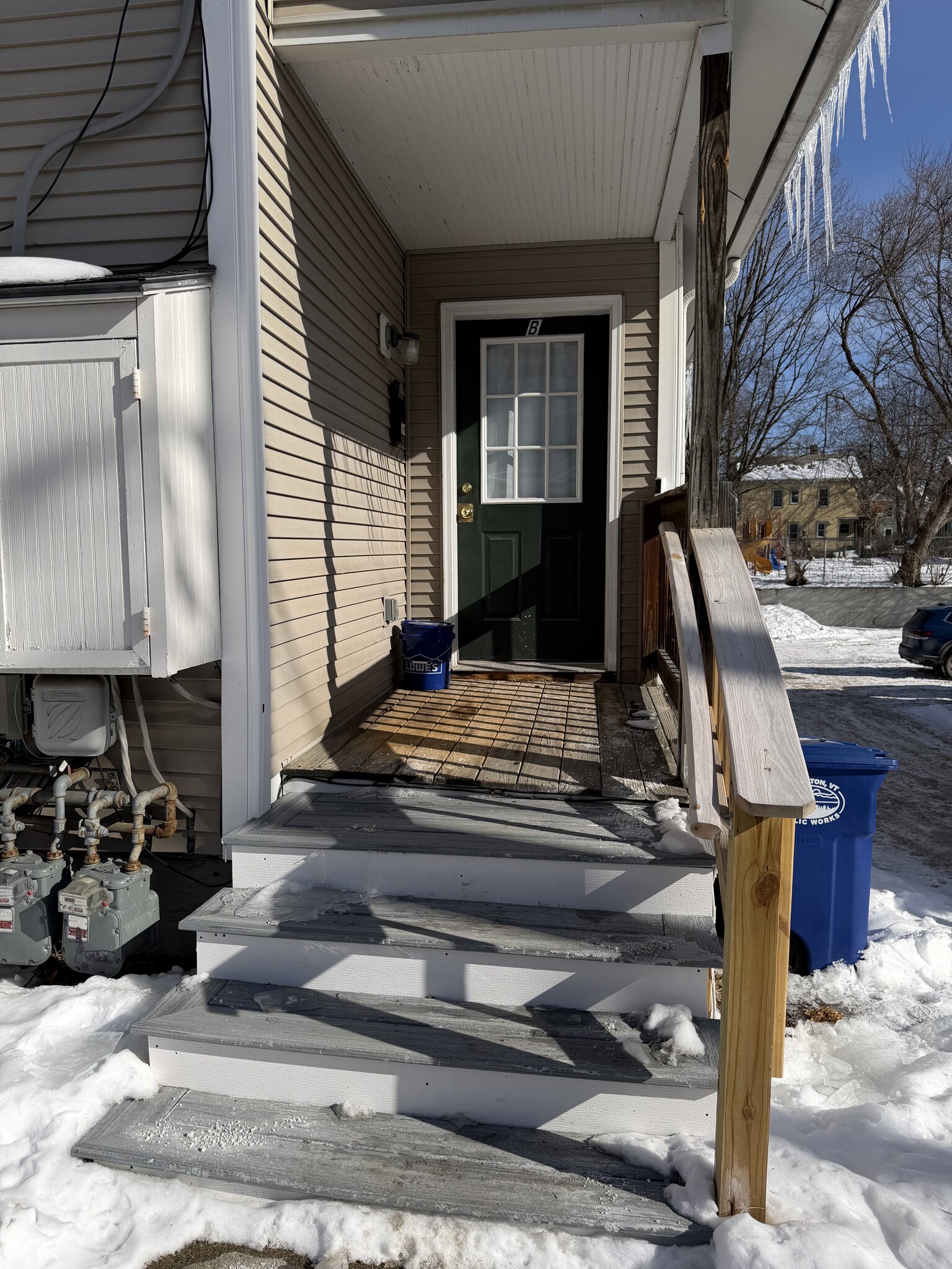 Building Photo - 30 School St