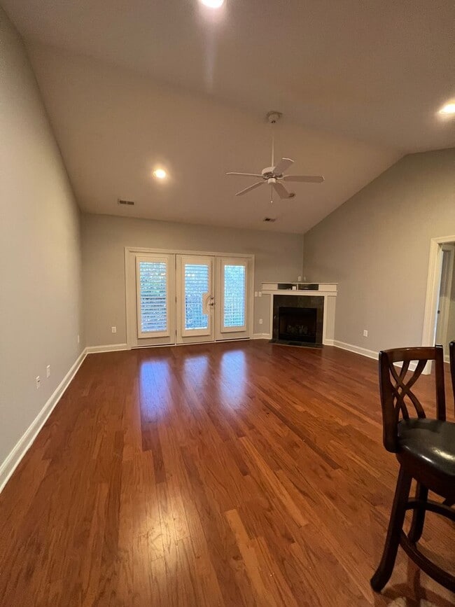 Building Photo - Beautiful 2 Bed 2 Bath Townhome in Southern Pines