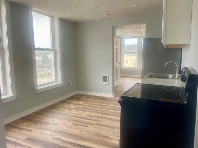 Building Photo - 43-45-45 N Broad St