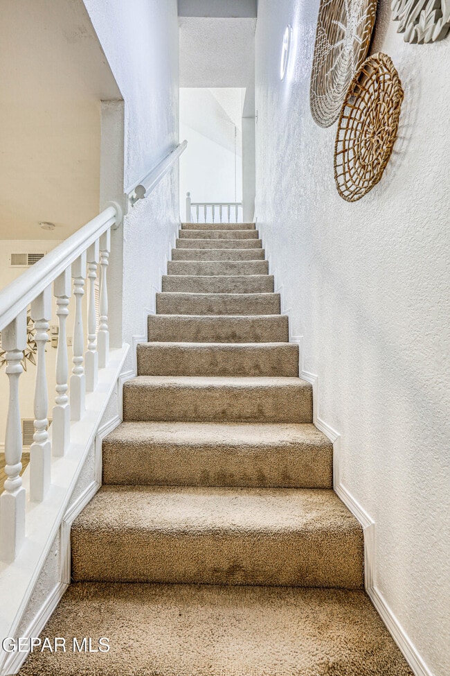 Building Photo - 7333 Golden Hawk Dr
