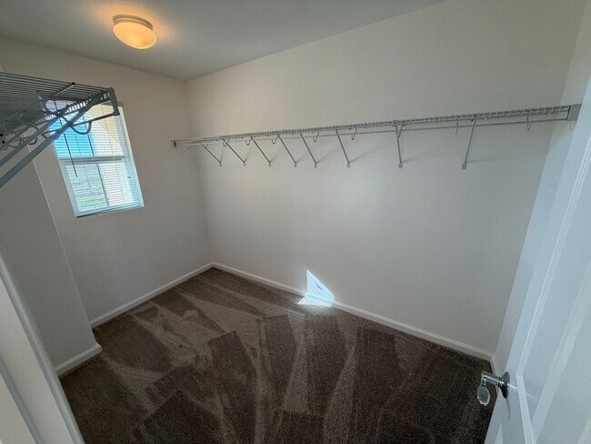 Building Photo - 4 bedroom | 2.5 bathroom | Single family h...