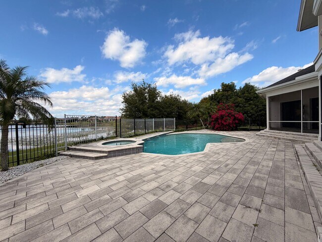 Building Photo - Luxury Windermere Home | 5 Bed 4.5 Bath La...