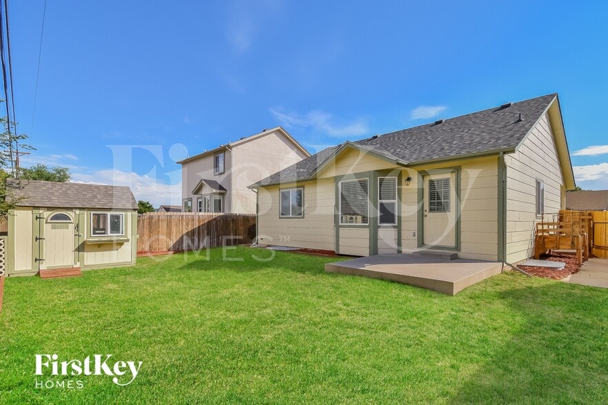 Building Photo - 6216 Gossamer St