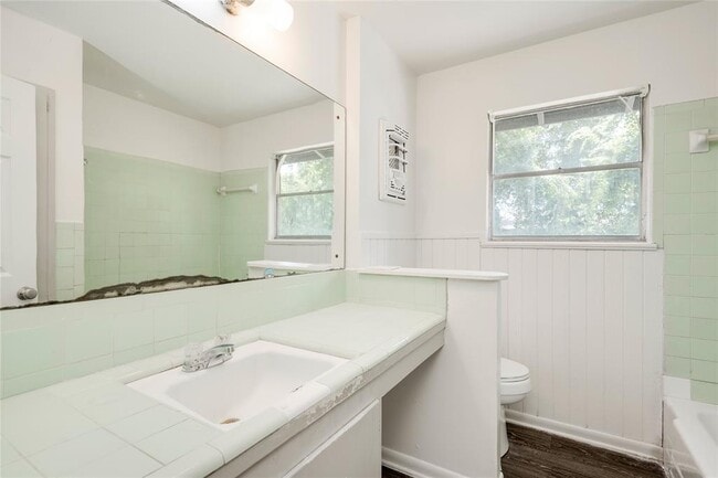 Building Photo - 809 Neans Dr
