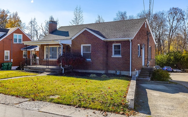 Building Photo - 204 Norwood Dr