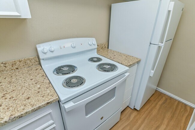Building Photo - 7520 Hornwood Dr
