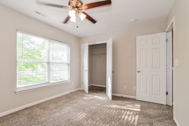 Building Photo - 1733 Larne Cir
