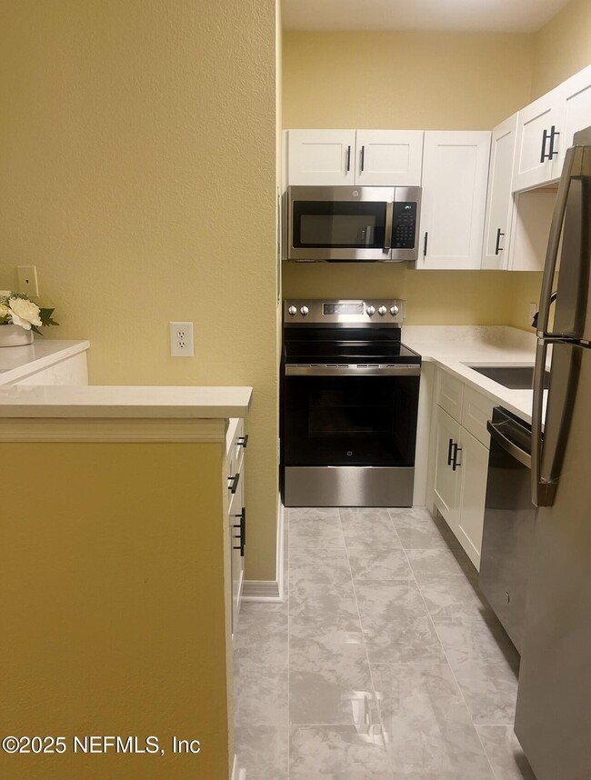 Building Photo - 13703 Richmond Park Dr N