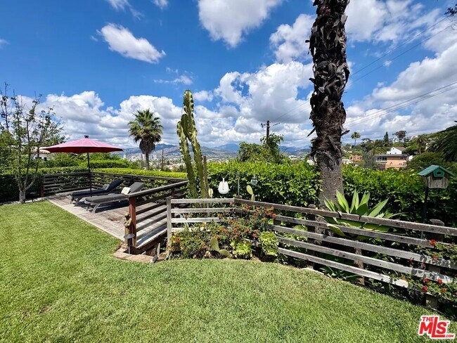 Building Photo - 1410 Dartmouth Dr