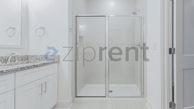 Building Photo - Unit