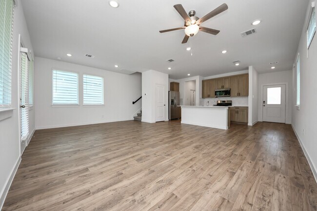 Building Photo - 2138 Olivos St