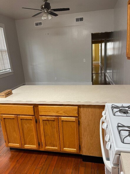 Kitchen/Den - 2531 Annunciation St