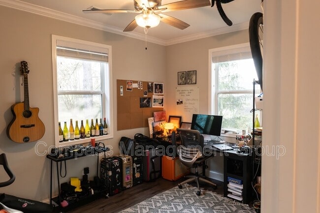 Building Photo - 933 E Churchwell Ave