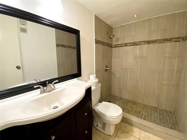 Building Photo - 6701 Sands Point Dr