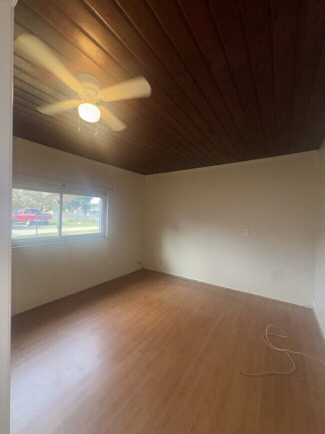 Building Photo - Cozy 3 Bedroom Home in Quiet Community | Hardwood Floors | Large Yard