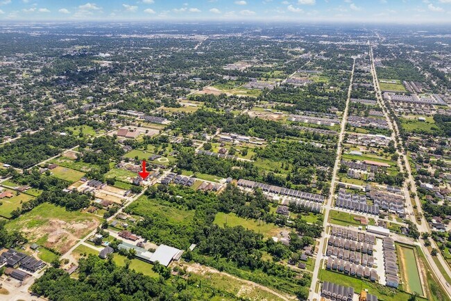 Building Photo - 5903 Urban Pnes St