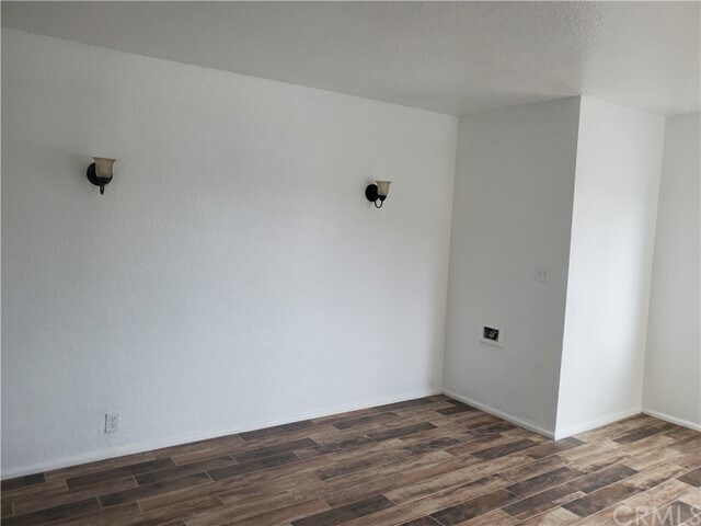 Building Photo - 1309 S Woods Ave