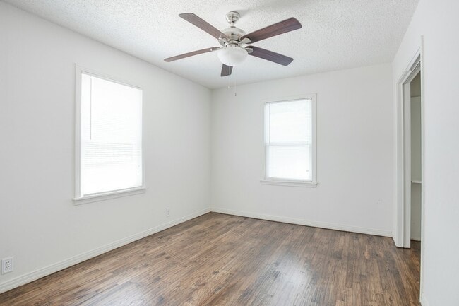 Building Photo - 116 Corbin Ln