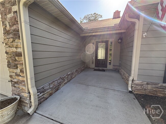 Building Photo - 140 Rolling Oaks Ln
