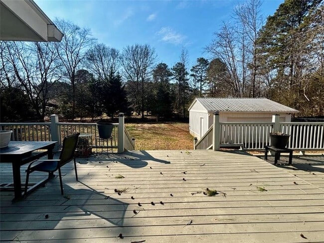 Building Photo - 125 Lantern Ridge Dr