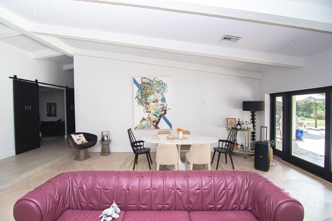 Building Photo - 8208 Twin Lake Dr